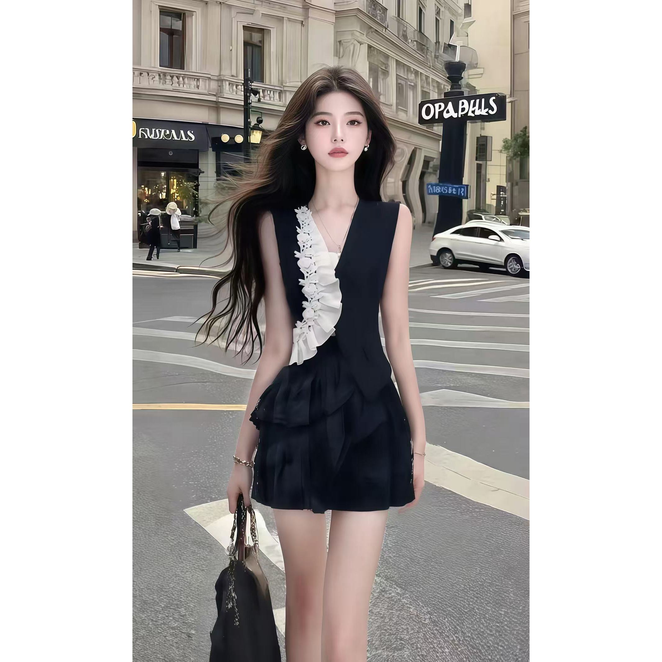 【现货】新款法式轻奢优雅别致设计感修身V领连衣裙时尚小众氛围感