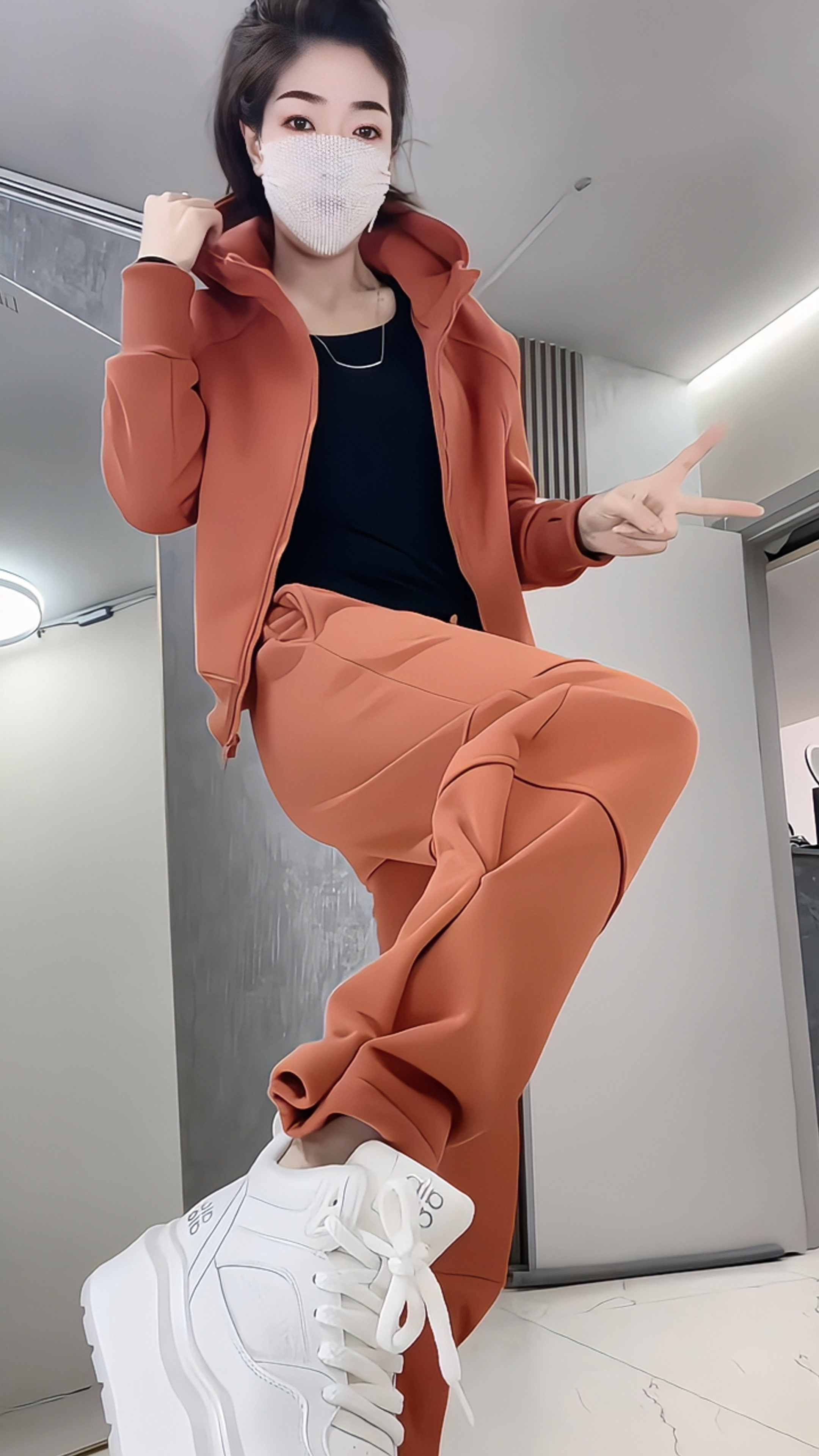 秋冬新款宽松显瘦大码休闲加绒加厚连帽长袖卫衣外套休闲裤两件套