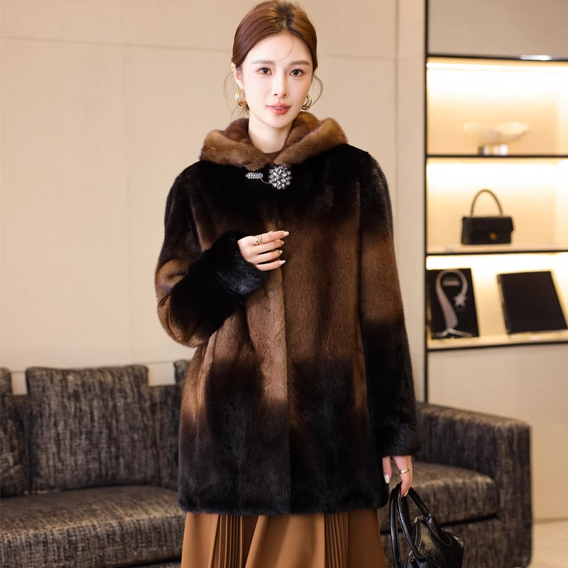 新款貂皮大衣女连帽整貂裘皮貂毛妈妈装大码加厚皮草外套中长款