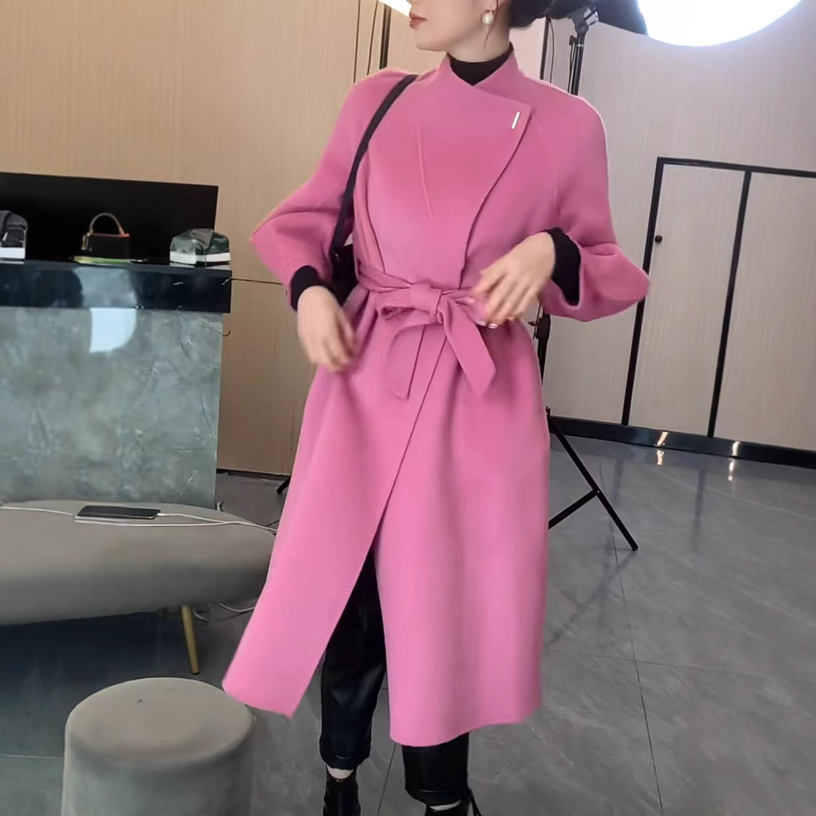 241251大爱美依缘2025秋冬新款高级感纯色大衣洋气中长款毛呢外套