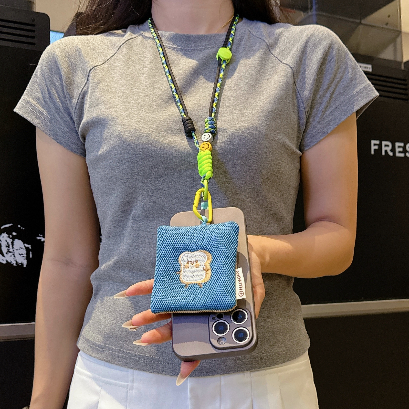 多巴胺笑脸手机挂绳挂脖款可调节斜挎防丢手绳蓝牙耳机包户外出游