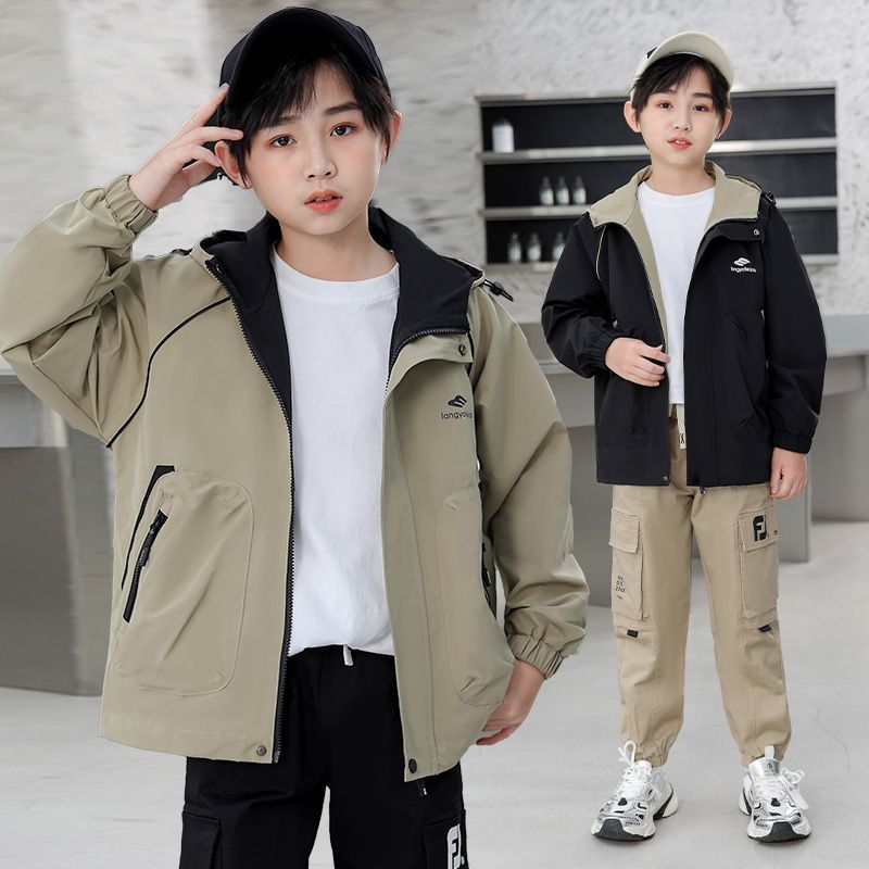 男童秋季冲锋衣爆款外套2025新款中大童春秋款风衣宽松版时尚夹克