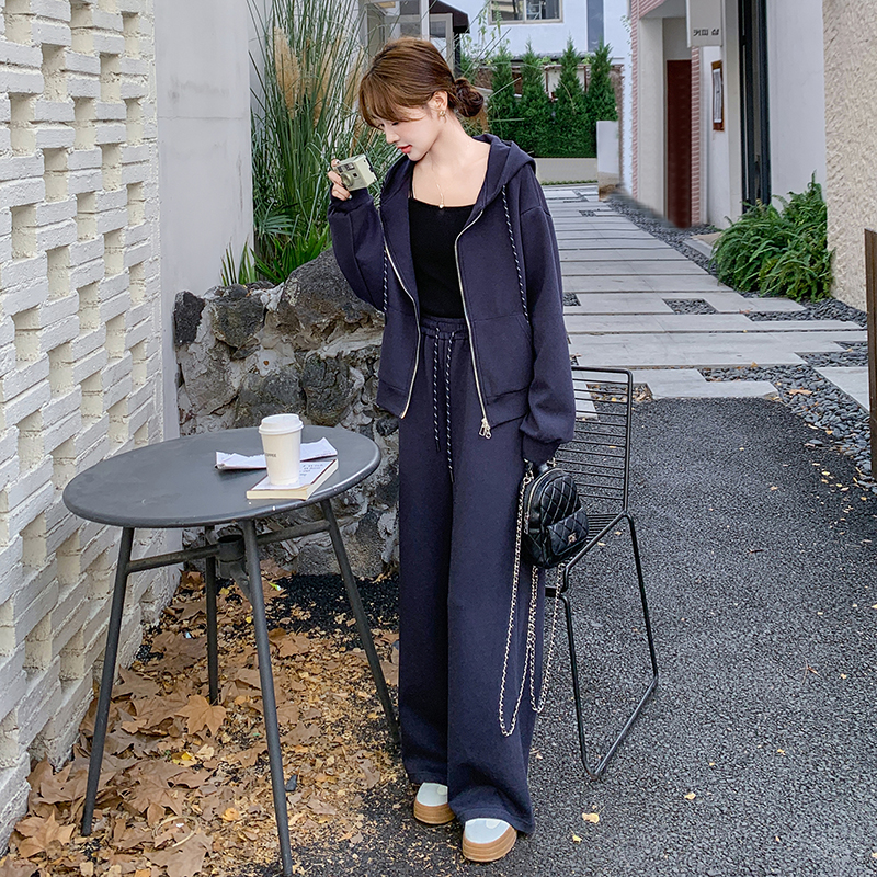 一整套ootd穿搭套装2025超火秋季藏青色连帽开衫卫衣阔腿裤两件套