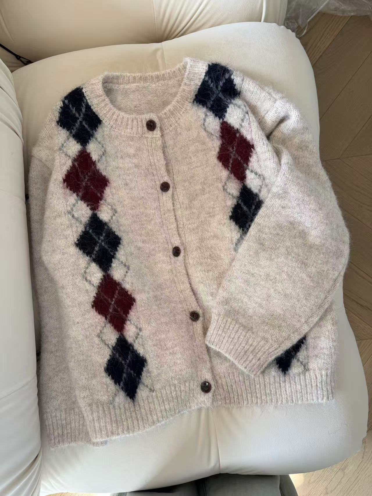 heyguai穿搭侧边菱格开衫毛衣