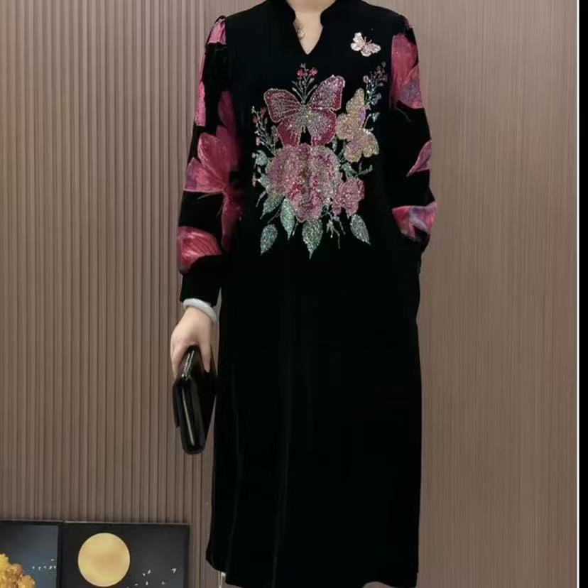 妍秋冬气质重工镶钻旗袍连衣裙中年妈妈时尚长袖丝绒宽松大码长裙