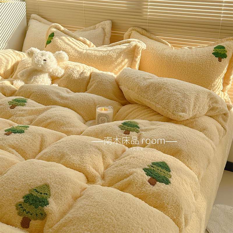 冬日美学圣诞树加厚泰迪绒四件套温暖米黄牛奶绒法莱绒1.8笠