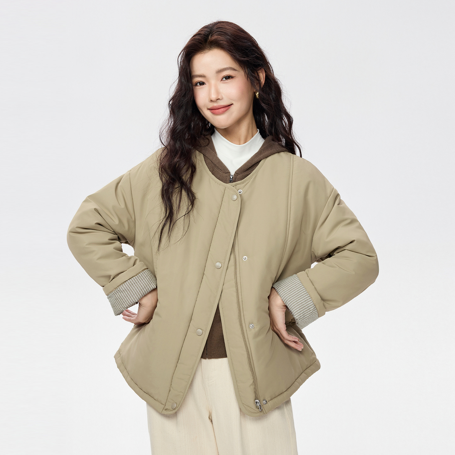 佐丹奴新款拼接条纹袖里流光风圆领冬日保暖外套女装05375707