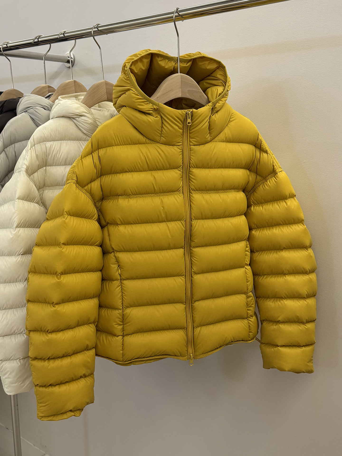 短款排骨羽绒服女连帽加厚保暖泡芙外套2025冬季款小个子轻薄上衣