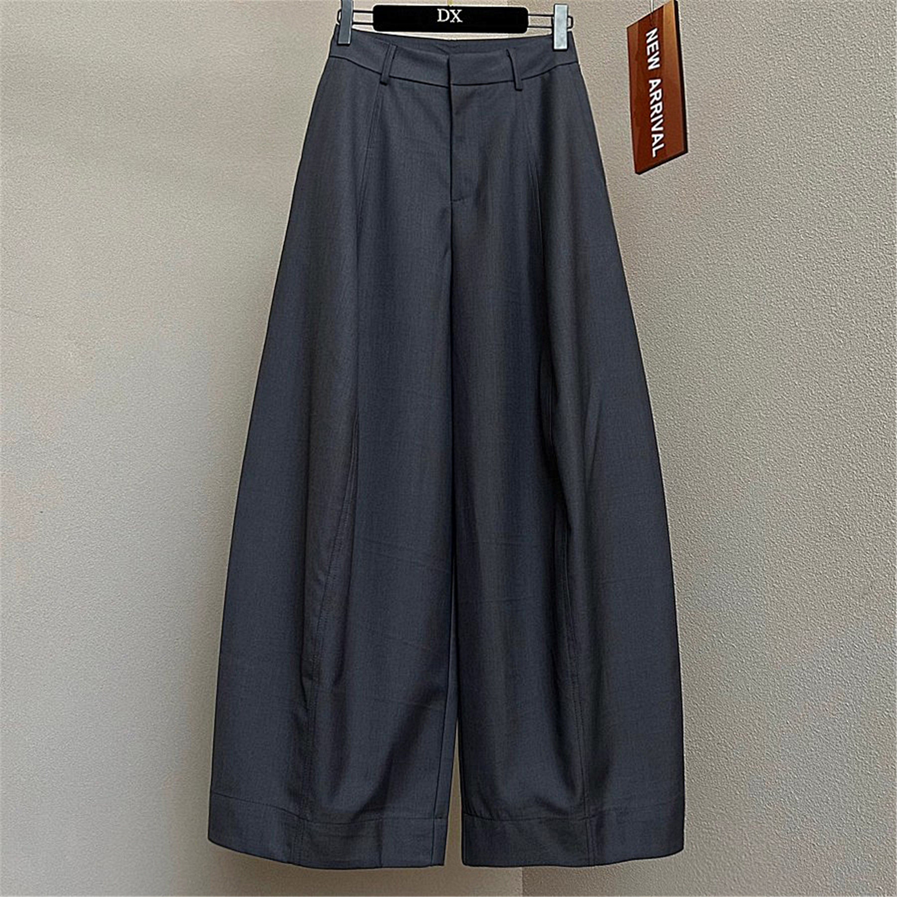 高端欧货2025年秋季新款显瘦百搭高腰休闲宽松阔腿直筒裤女西装裤