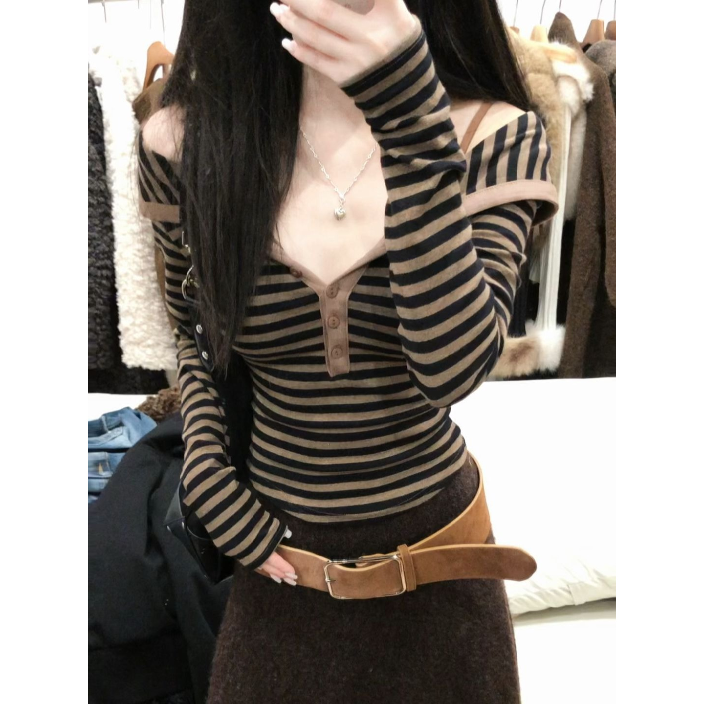 韩系氛围感一字肩条纹长袖t恤女早秋内搭纯欲风别致绝美打底上衣