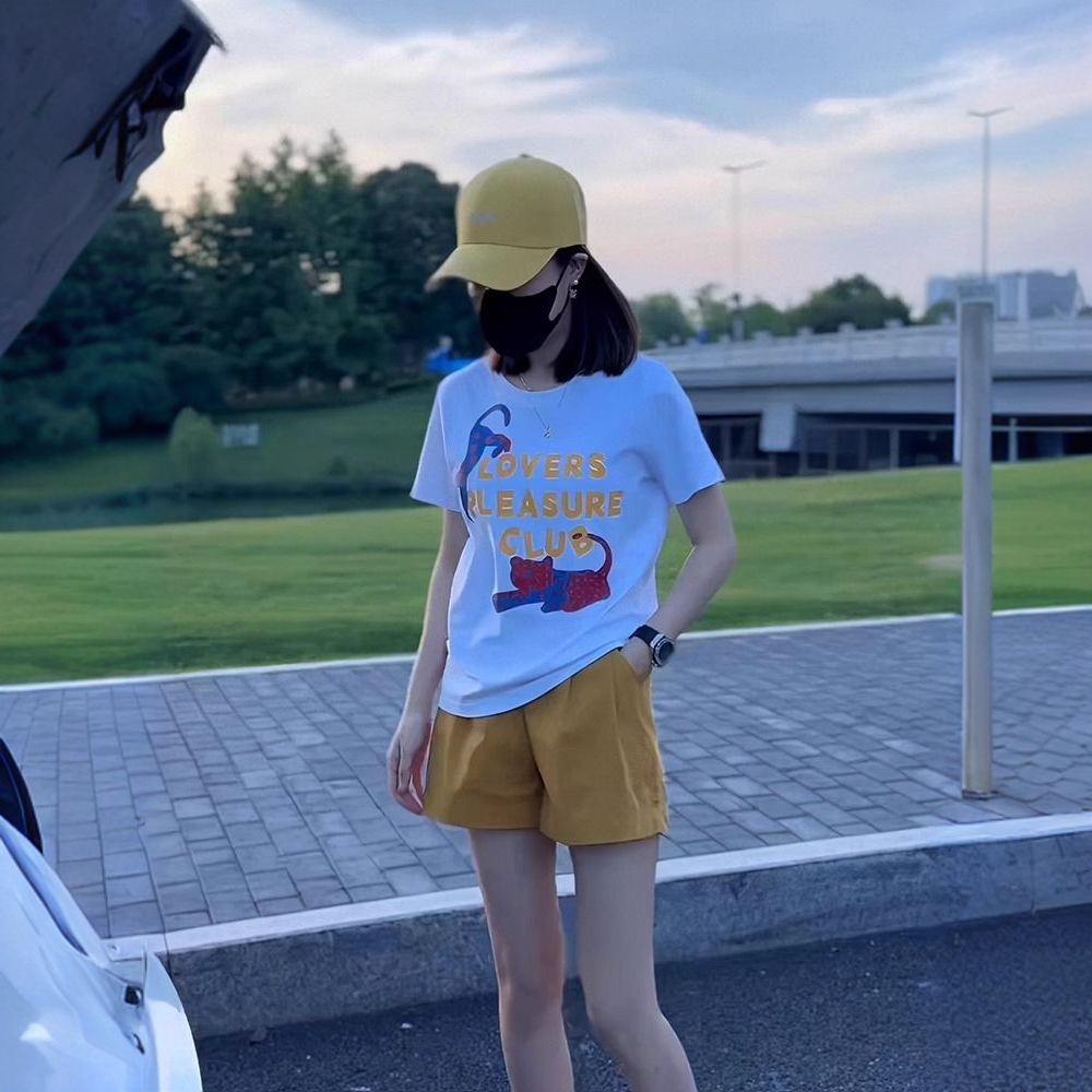 2025年夏季新款设计感印花短袖t恤短裤两件套休闲洋气时尚套装女