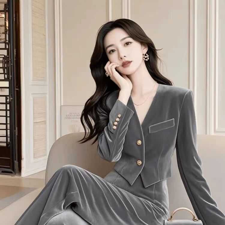 小香风丝绒套装女秋装2025新款高级感V领灰色西服长裤气质两件套