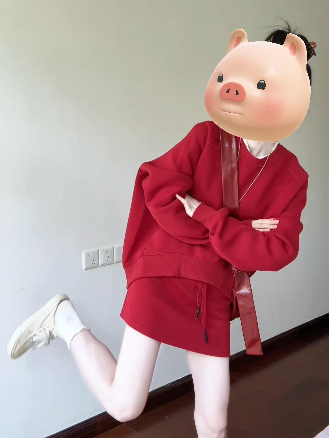 2025秋季新款韩系气质显白高级感红色长袖卫衣外套半身裙两件套