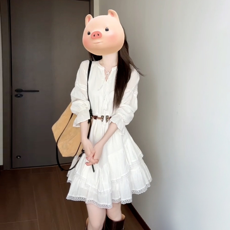 初春法式白色高级感连衣裙子女夏2025新款气质度假风独特漂亮短裙