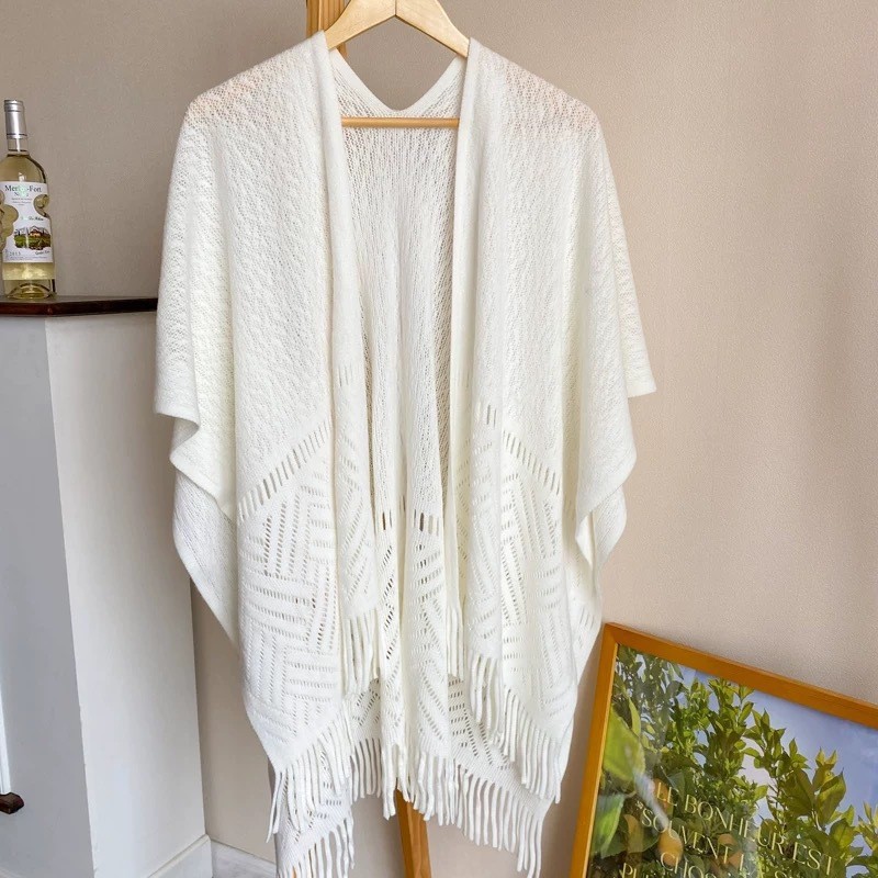 2025新款时尚镂空针织披肩女流苏斗篷开衫空调房办公室白旗袍外搭