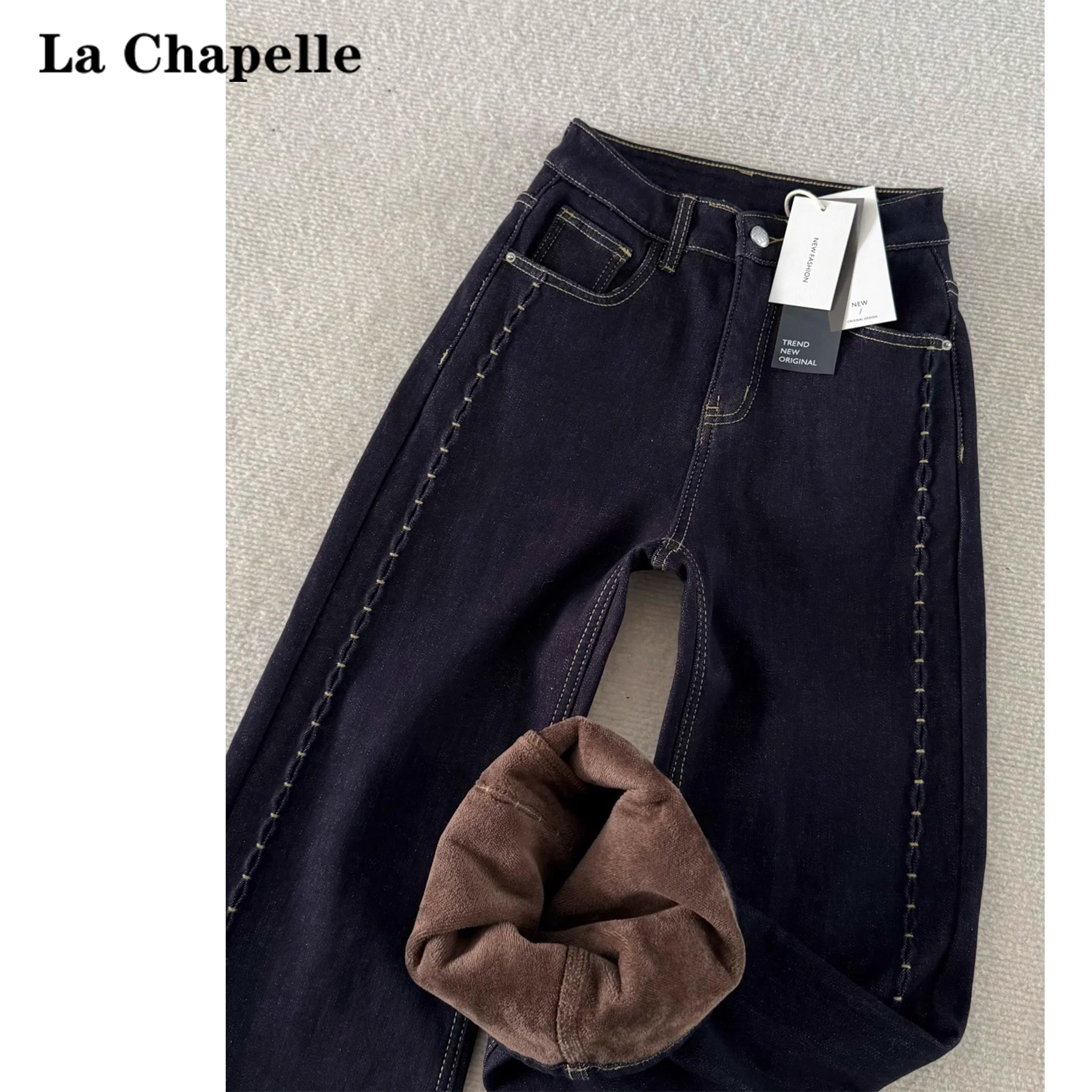 拉夏贝尔不贴腿绣花牛仔裤女2025冬季宽松复古美式修身显瘦喇叭裤