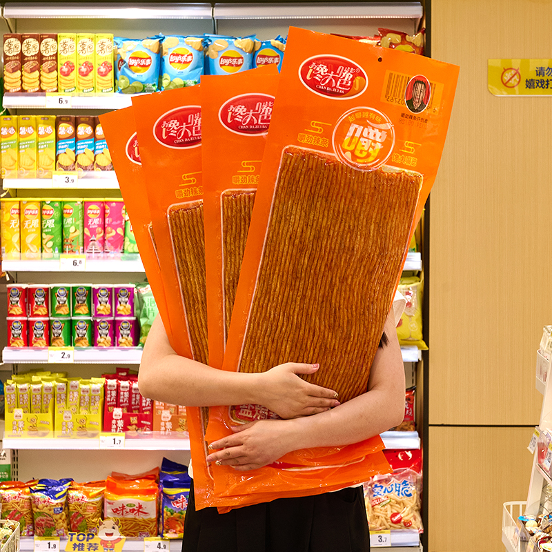 巨无霸馋大嘴巴盐焗素鸡筋辣条超大包网红素牛筋特大零食巨型辣片