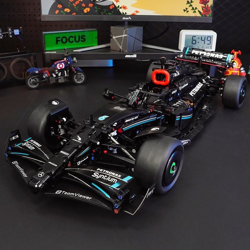 梅赛德斯奔驰F1方程式拼装积木遥控机械赛车男孩益智成人玩具摆件