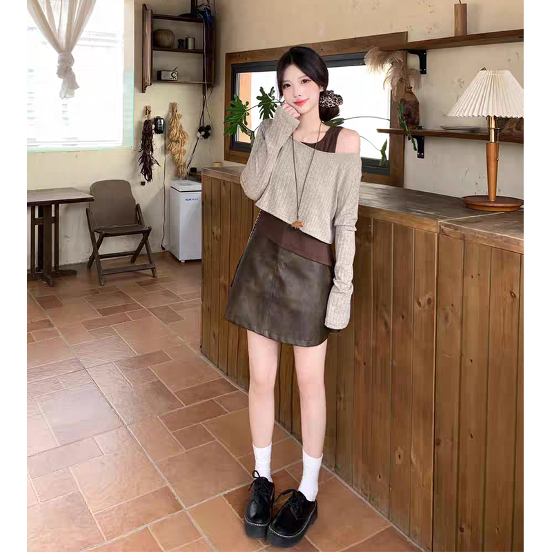 2025秋季新款女法式复古露肩长袖上衣不规则吊带高腰显瘦半身皮裙