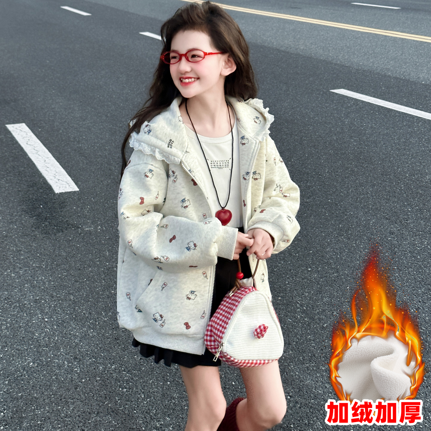 【丫丫童品】2025新款女中童加绒加厚蕾丝带帽KT猫外套-L666