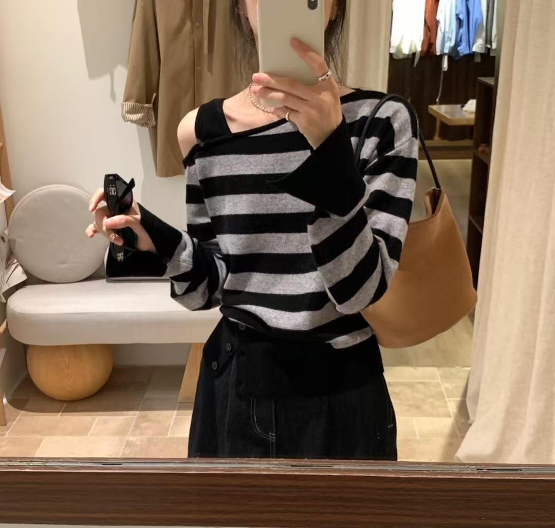 【南风有穗】时尚条纹露肩上衣T恤休闲慵懒风搭配黑色显腿长裤套装