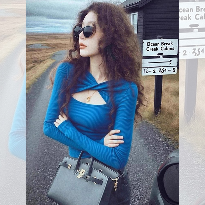 独特漂亮内搭蓝色扭结小衫针织打底衫洋气高贵镂空上衣女装秋冬季