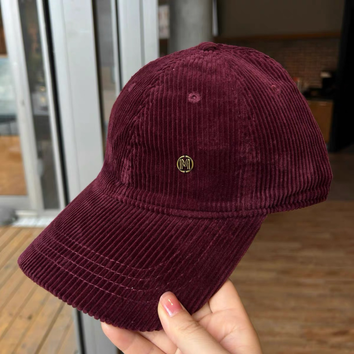 灯芯绒简约字母棒球帽子女秋冬潮流时尚休闲百搭气质款鸭舌帽显瘦