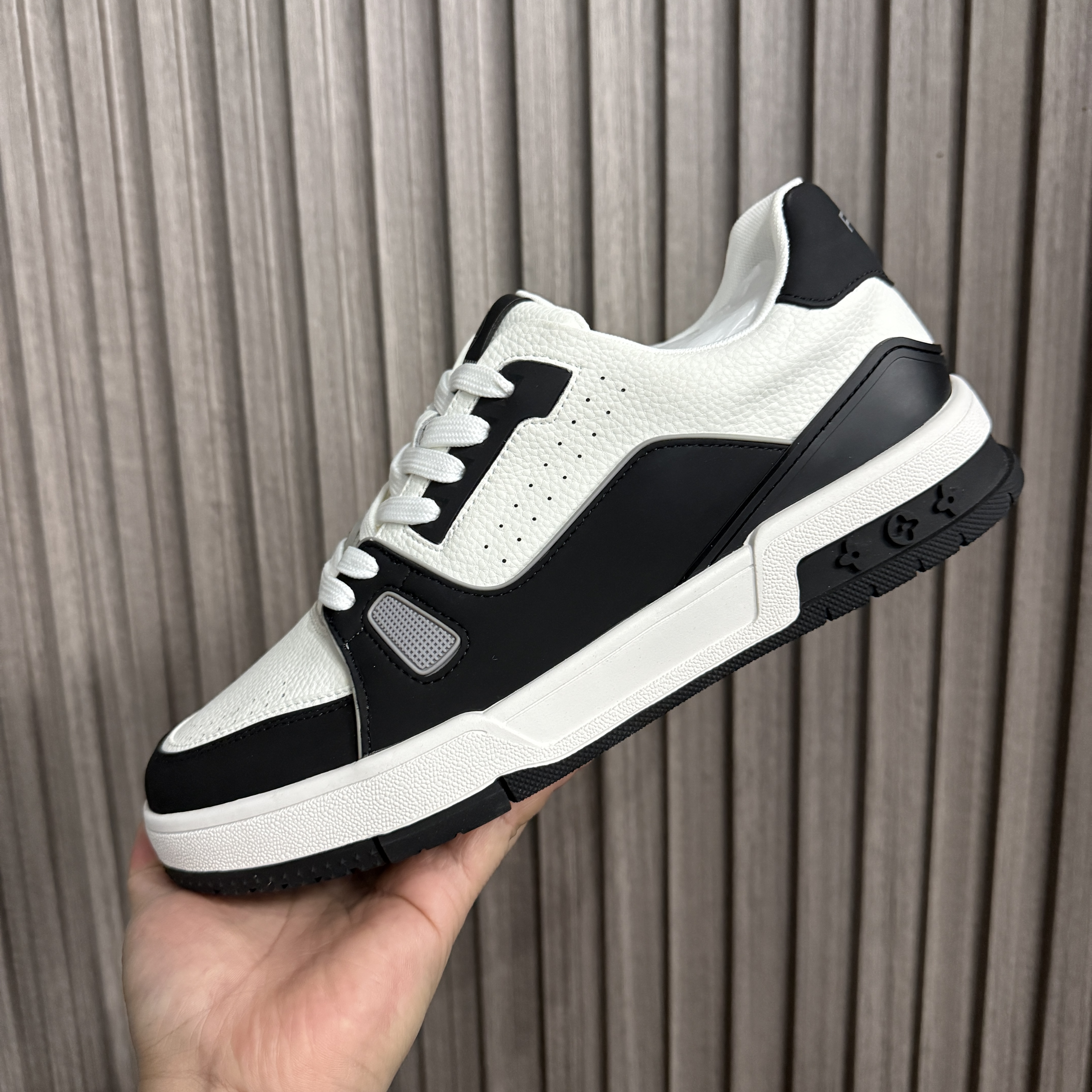 【H家直接下单】休闲防滑耐磨情侣款潮流黑白拼接四季款板鞋