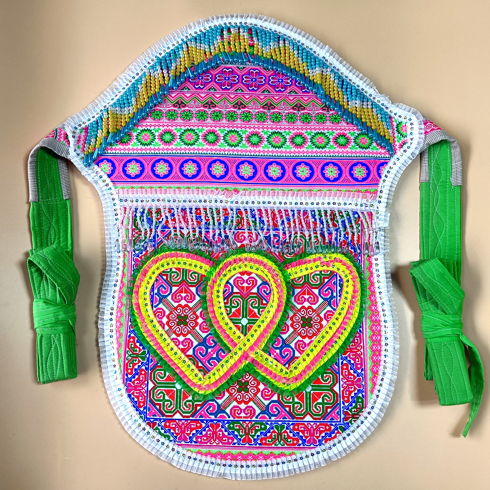 新款背扇绣花加厚刺绣贵州云南四川背带儿童婴儿背民族手工桃心款