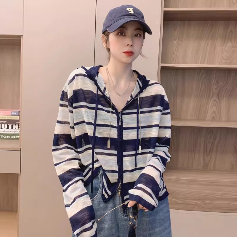 夏季连帽冰丝薄款防晒针织衫女韩系时尚条纹宽松显瘦减龄外套上衣