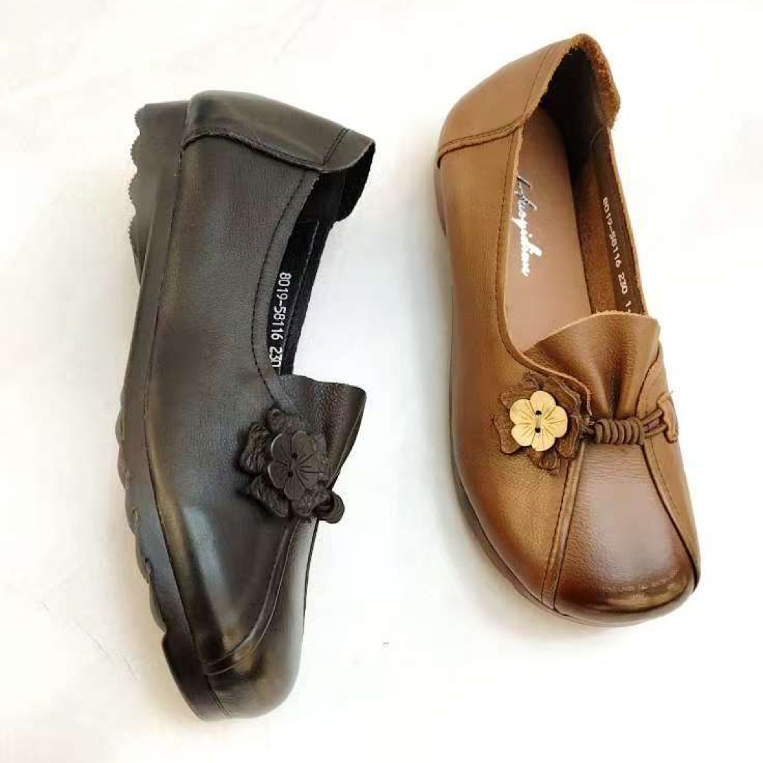 奶奶鞋单鞋防水女鞋舒适平底防滑软面时尚百搭