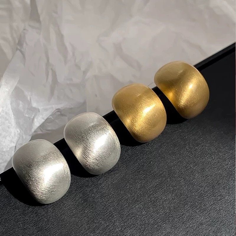 铜合金耳饰 S925银针甜酷金色气质磨砂拉丝高级感豌豆耳环ins耳钉