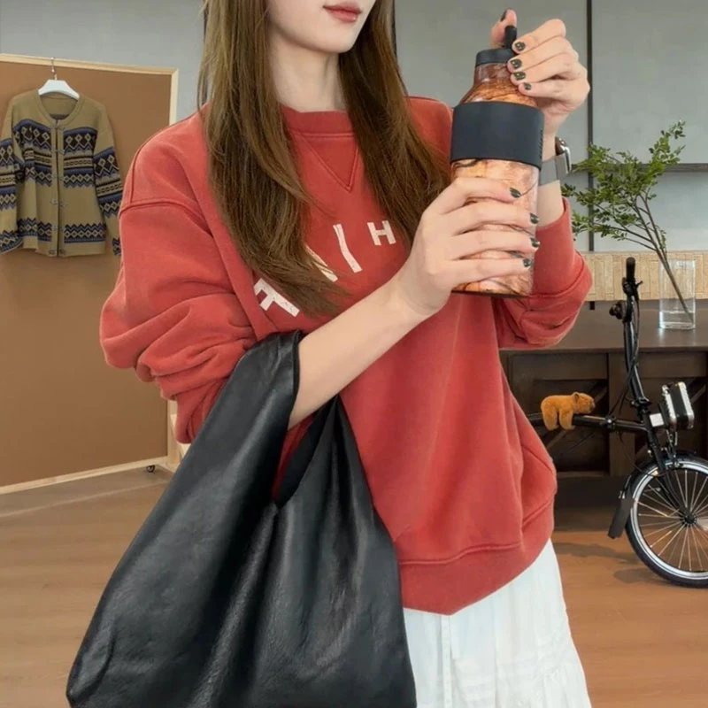 美式复古红色字母印花卫衣女装春秋季新款休闲宽松慵懒风套头上衣