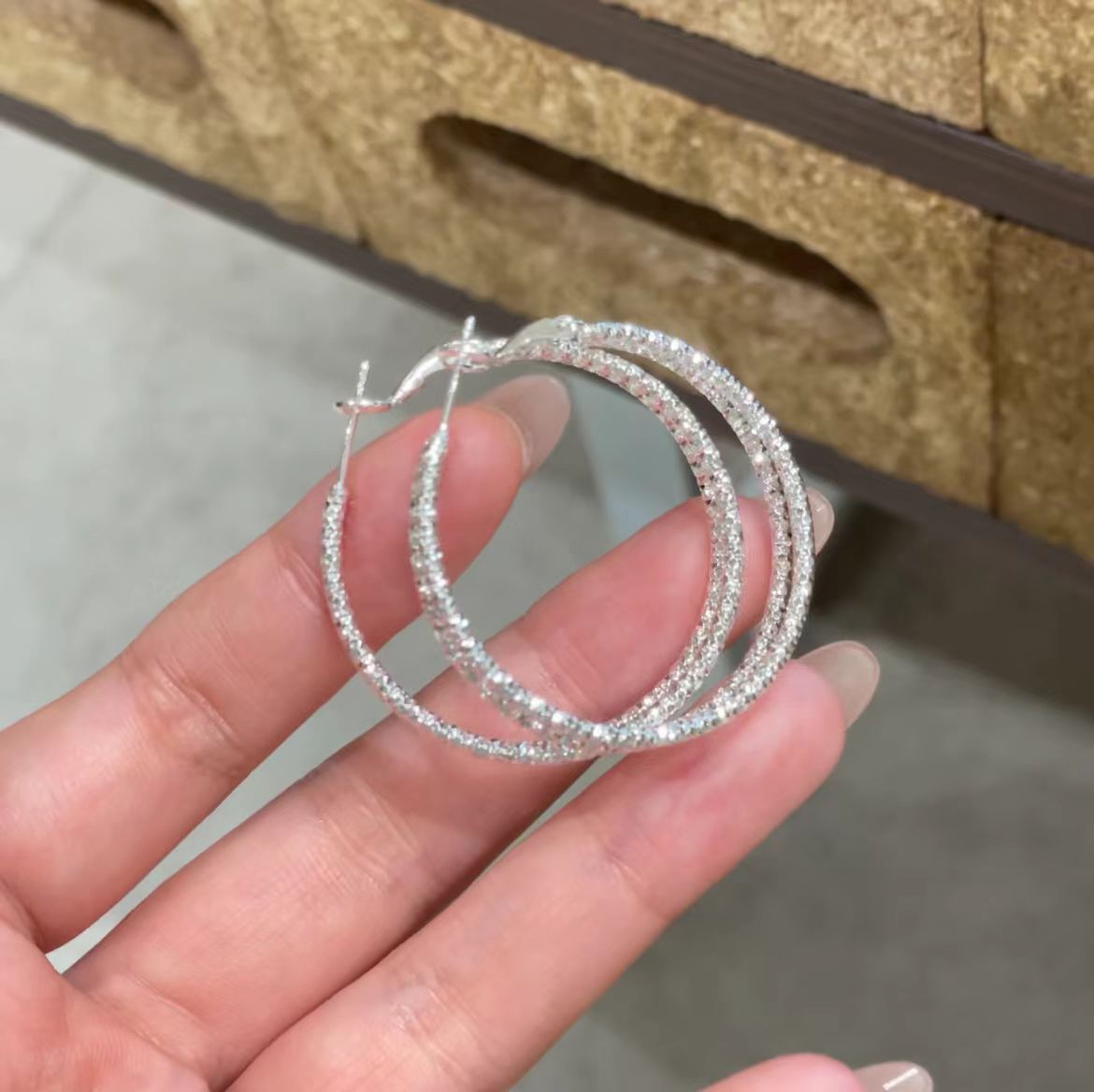 超闪银色碎冰冰双层大圆圈耳环耳圈女气质高级感耳钉显脸小耳饰