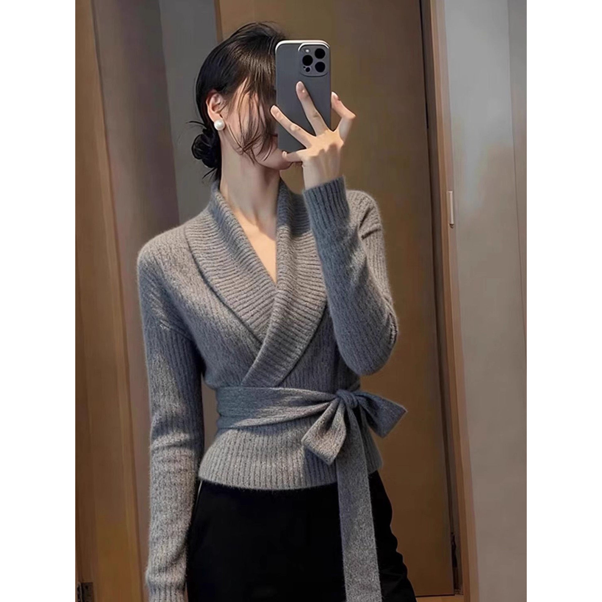 设计感系带灰色长袖针织衫女2025秋冬新款修身显瘦休闲百搭上衣服