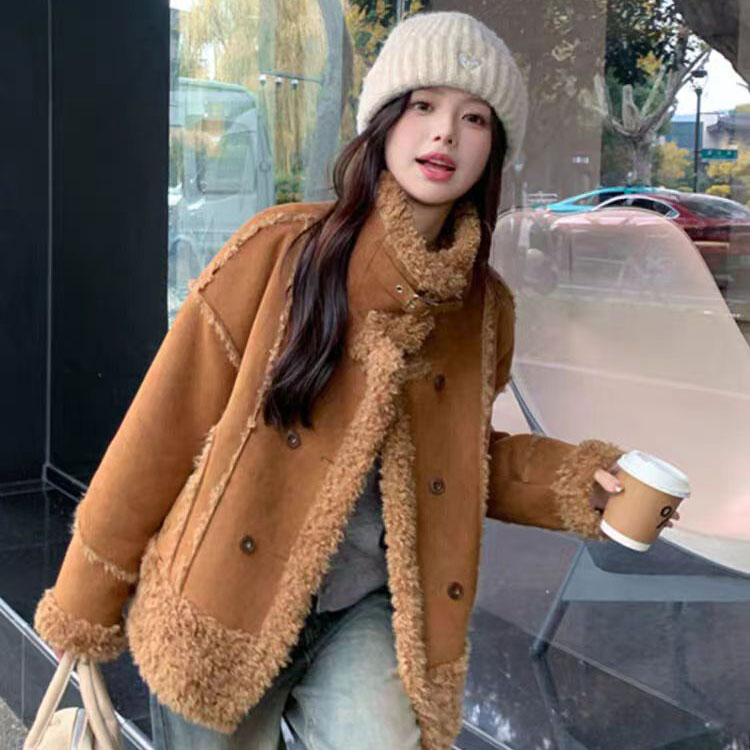 NB2025秋冬季新款皮毛一体外套女宽松加厚牛角扣短款时尚休闲百搭