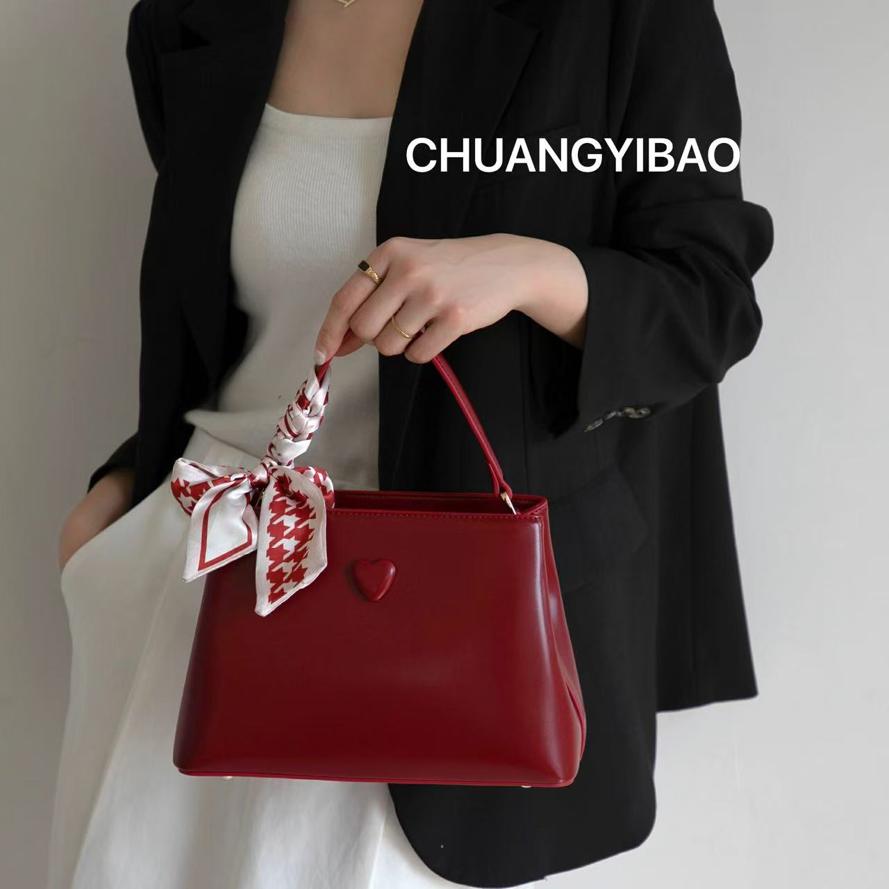 红色包包女结婚包包新娘包2025新款斜挎包高级感单肩斜挎包小方包