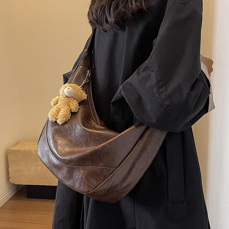 通勤大容量包包单肩女士新款百搭斜挎包秋冬高级感托特包饺子包