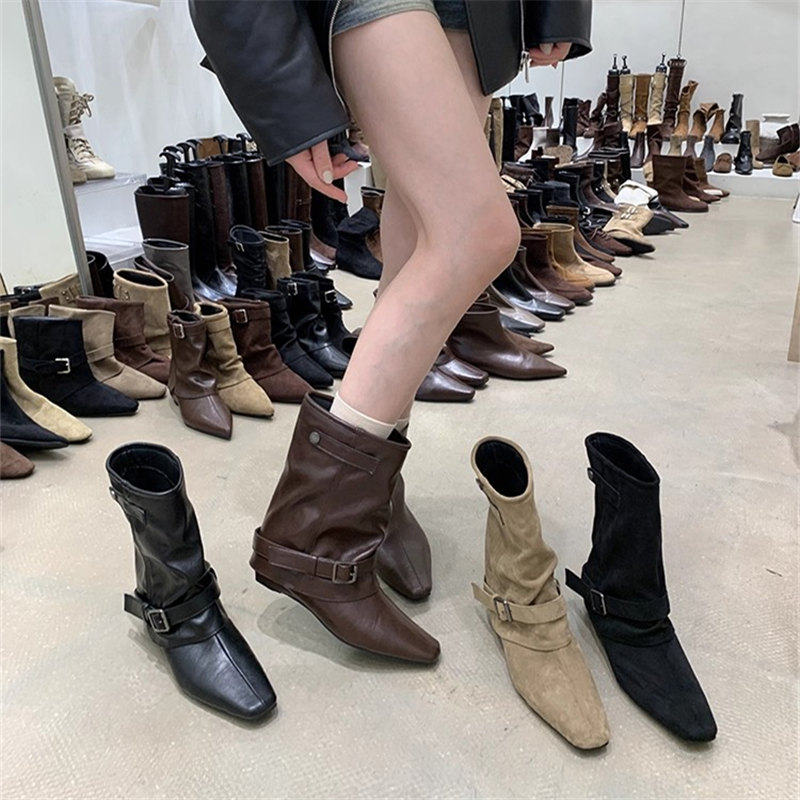 2025年秋冬新款时尚百搭粗跟短靴女复古翻领扣带两穿小众西部靴