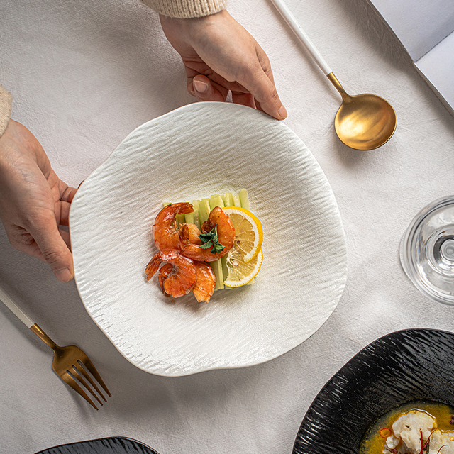 悠瓷 不规则8.5英寸黑白岩纹陶瓷深盘餐厅菜盘高颜值沙拉碗拌面碗