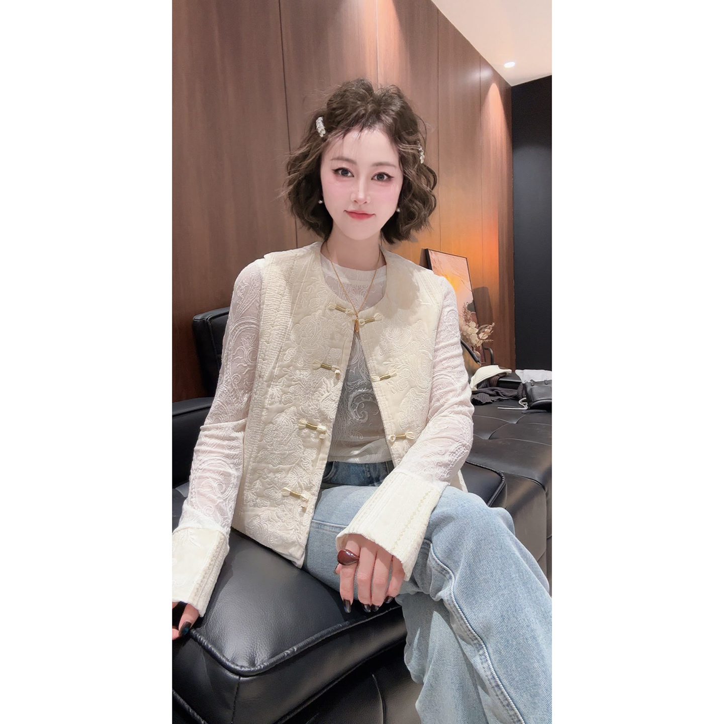 国潮时尚百搭圆领无袖马甲两件套冬季新款设计感蕾丝打底坎肩套装