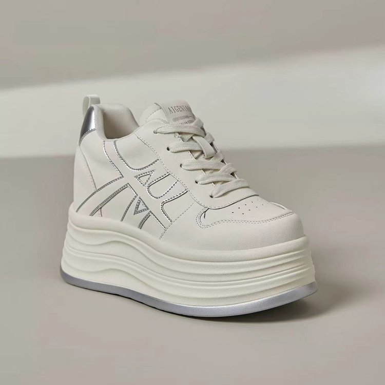 增高9-12cm小白鞋女轻便2025夏季新款显瘦板鞋跑步厚底内增高女鞋
