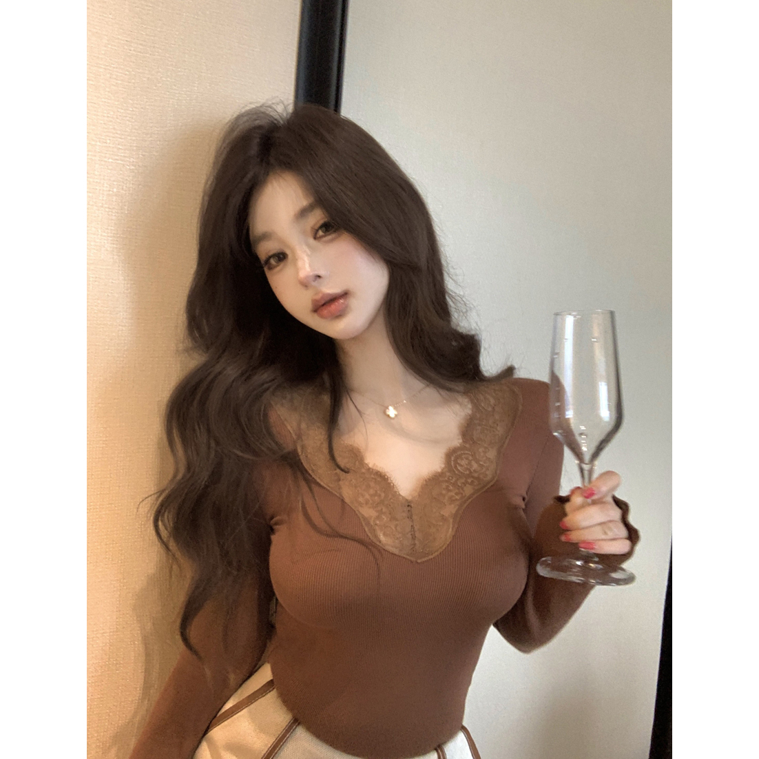 蕾丝拼接性感v领长袖针织衫女2025年秋冬修身收腰打底衫紧身上衣