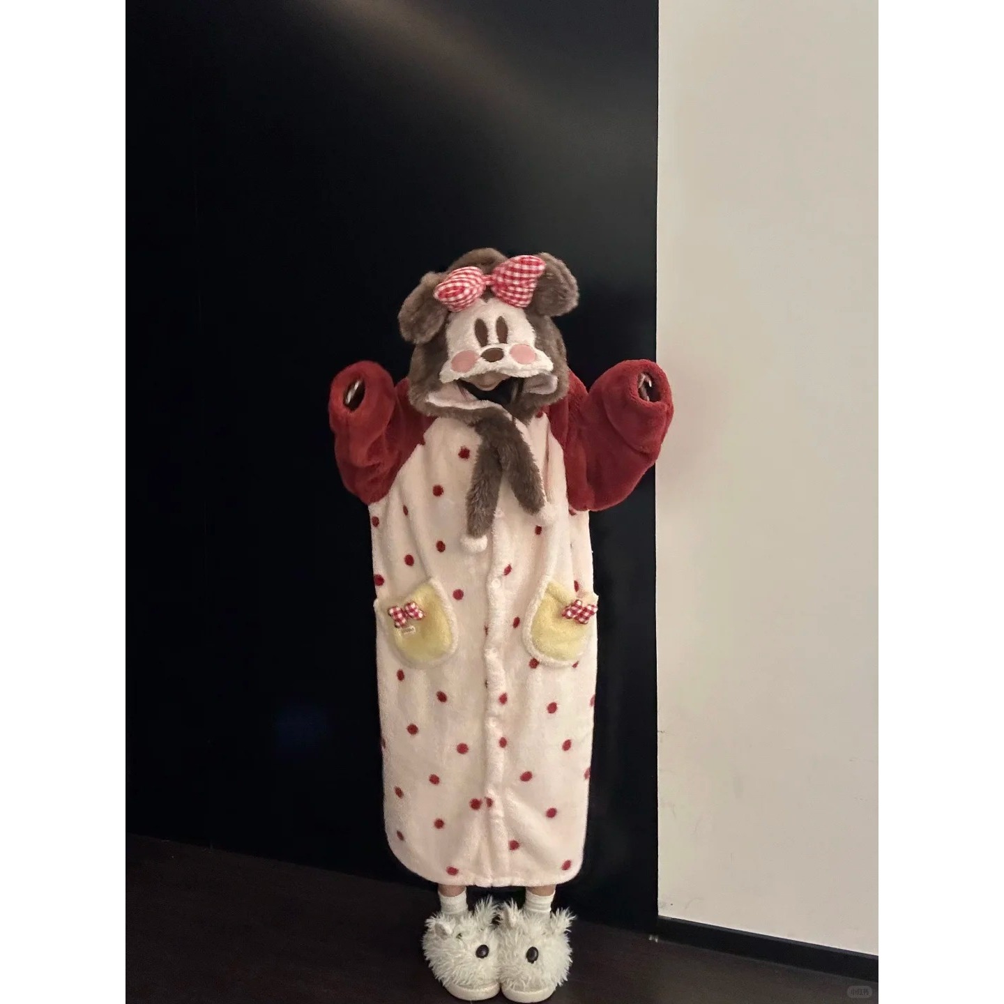 韩系可爱米妮连帽珊瑚绒睡袍女冬季新款加厚保暖睡裙家居服可外穿