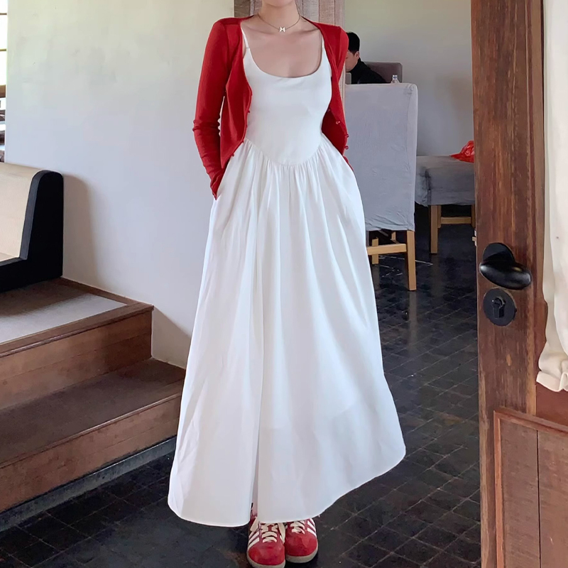 白色吊带初恋连衣裙女夏新款小个子收腰显瘦纯欲风内搭仙女长裙