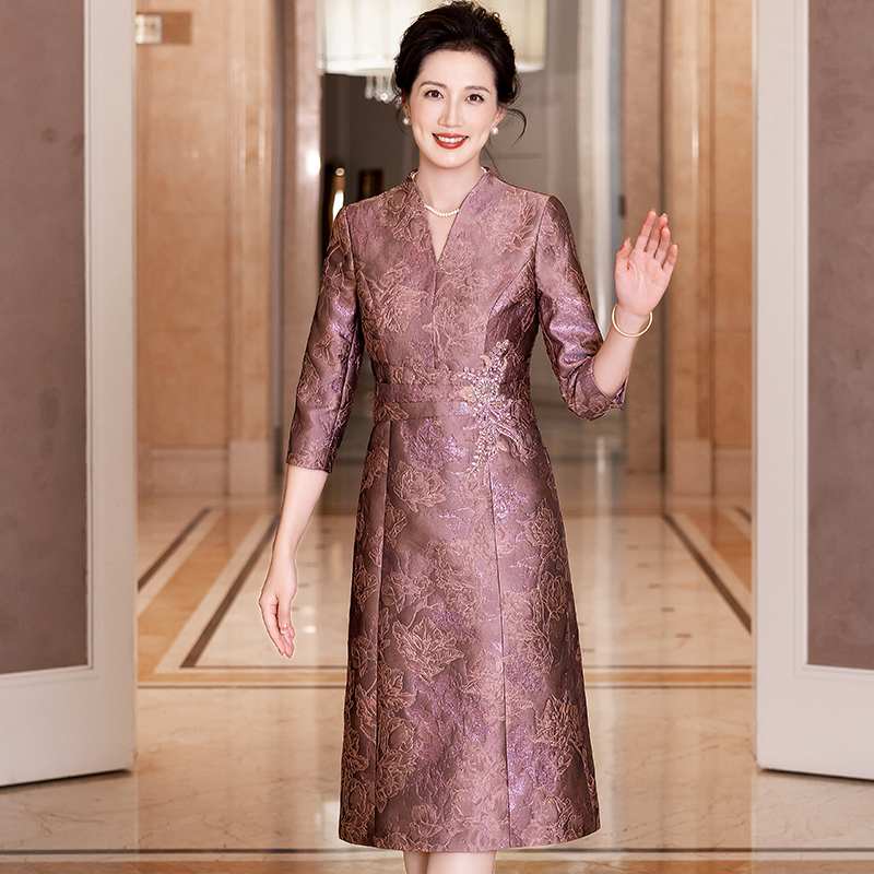 2025新款秋季1月份女方妈妈婚宴装高端轻奢喜婆婆婚礼服年轻高贵