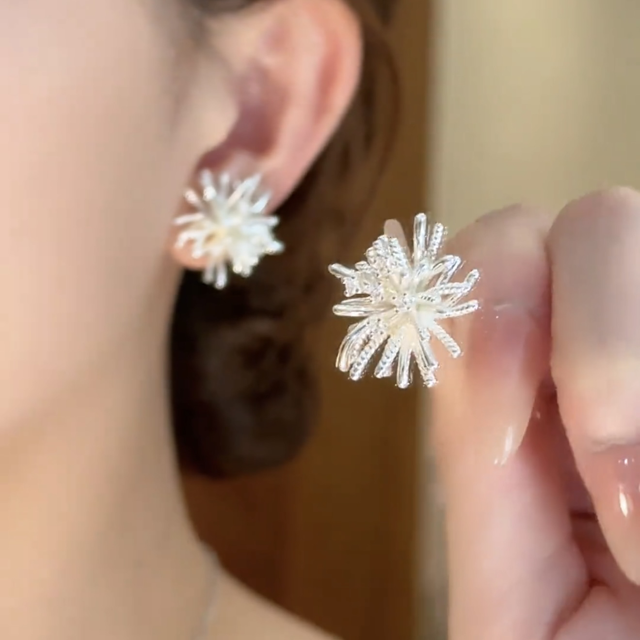 铜合金合成锆石耳饰 新款独特绚丽烟花耳饰女小众轻奢饰品耳钉396