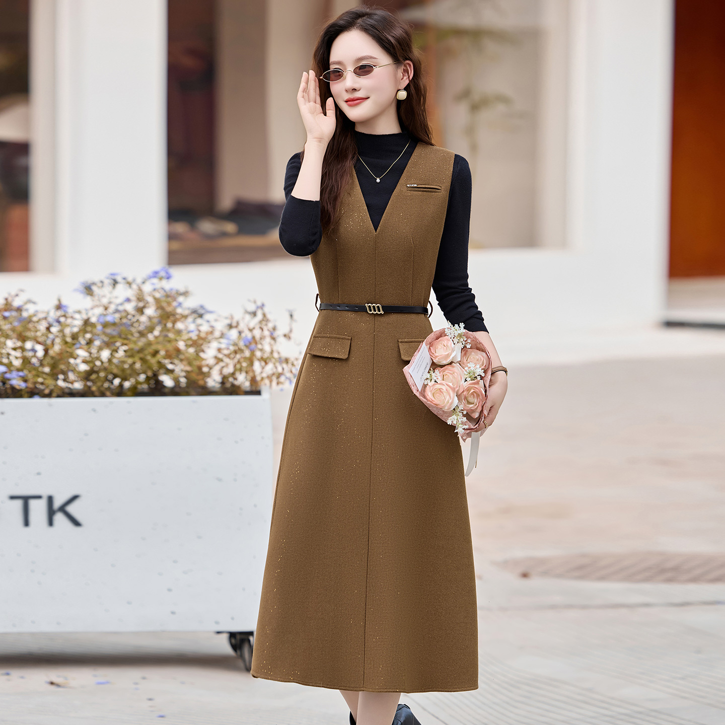 高端毛呢背带套装连衣裙女秋冬2025新款高级感针织打底衫两件套裙