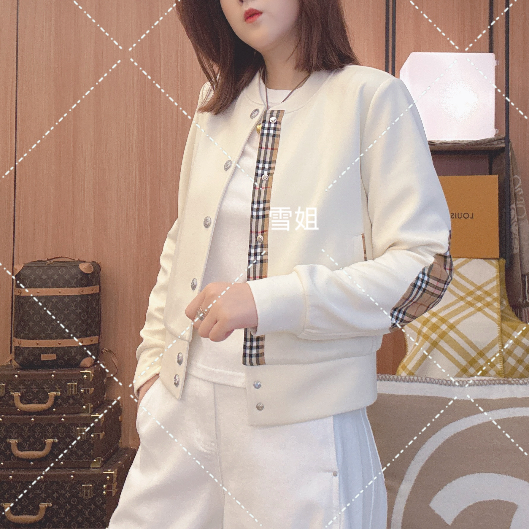 雪姐服饰「袖格拼接外套」早秋新款韩系百搭宽松格纹拼接外套