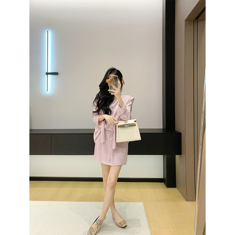 秋季时尚纯欲风穿搭显瘦修身百搭时尚上衣气质高腰a字半身裙套装